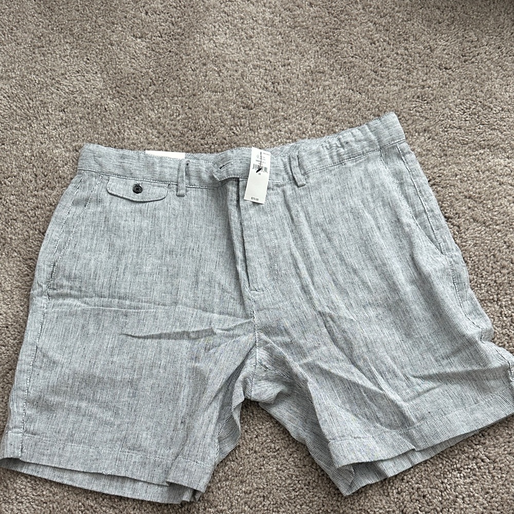 Banana Republic Men’s Linen Blend Shorts. Size 33. NWT